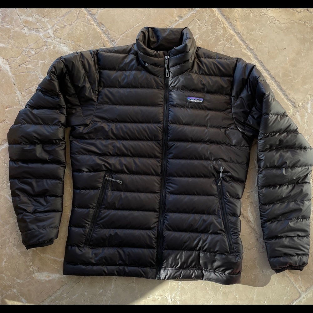 Patagonia (like brand new) worn a handful of times only.